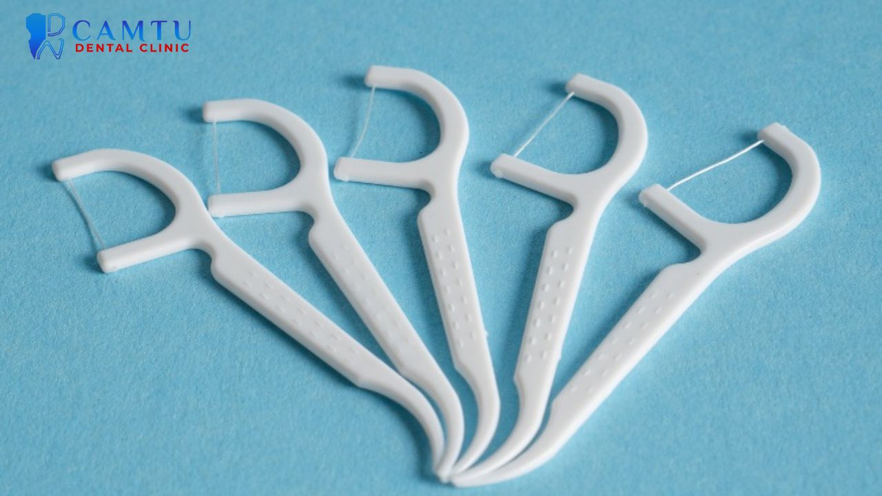 Cách dùng chỉ nha khoa