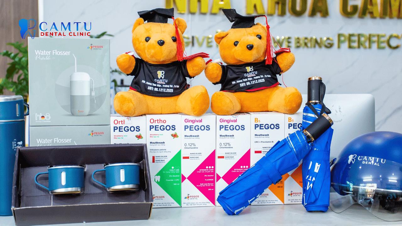 Nhiều phần quà được chuẩn bị cho ngày khai trương.