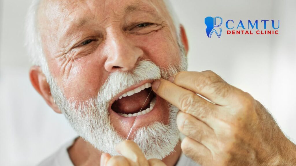 Chăm sóc răng miệng cho người lớn tuổi