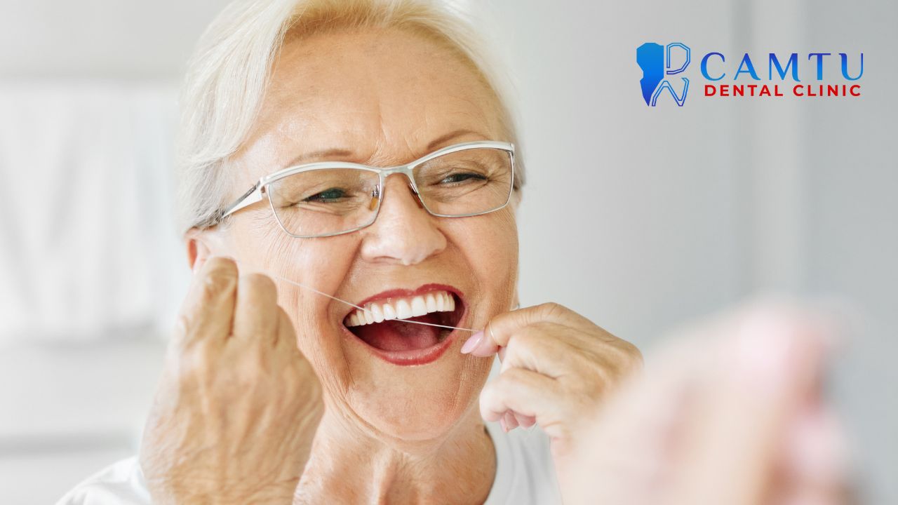 Chăm sóc răng miệng cho người lớn tuổi