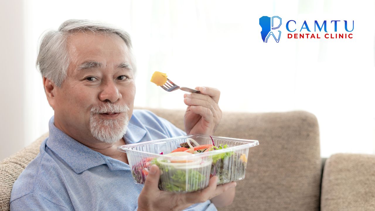 Chăm sóc răng miệng cho người lớn tuổi