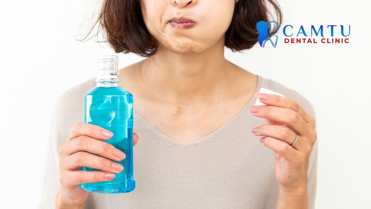nước súc miệng tốt giúp làm sạch mảng bám