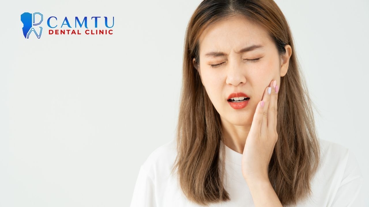 So sánh kỹ thuật nhổ răng khôn truyền thống và sử dụng laser