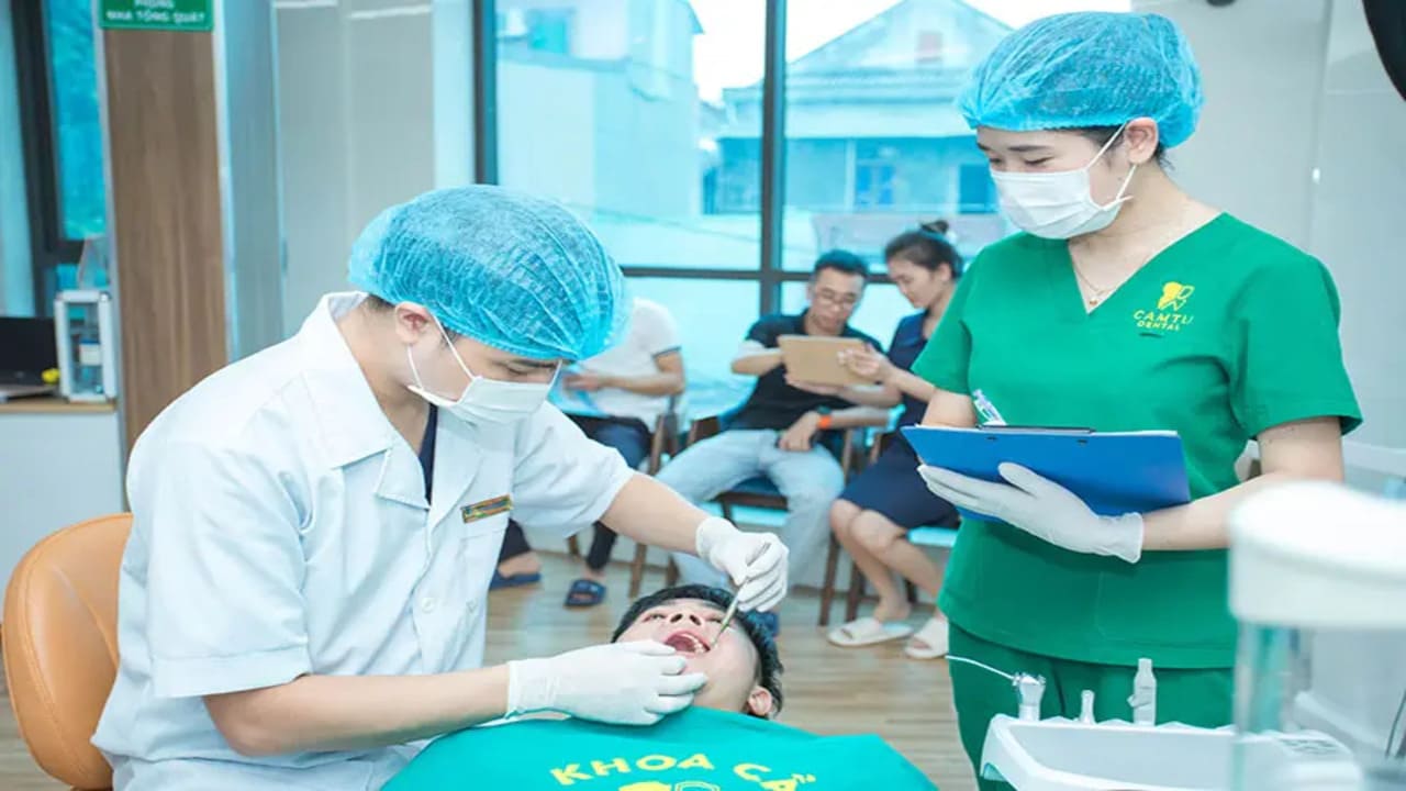 Nha Khoa Cẩm Tú ứng dụng công nghệ robot X Guide