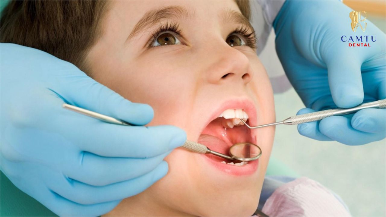 Đi khám nha khoa định kỳ về sức khỏe răng miệng