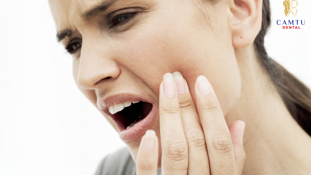 Răng lệch lạc làm tăng nguy cơ sâu răng và viêm nướu tái phát 